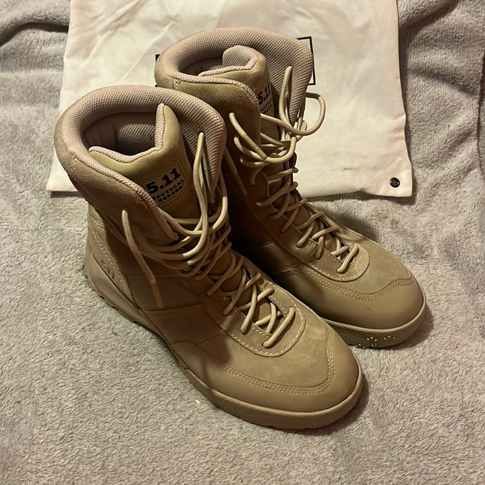 Mens 5.11 tactical series boots sand color way size 8.5